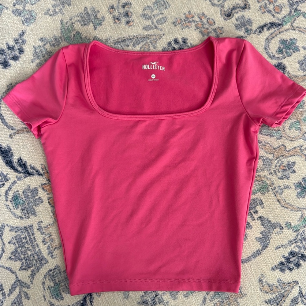 hollister hot pink baby tee